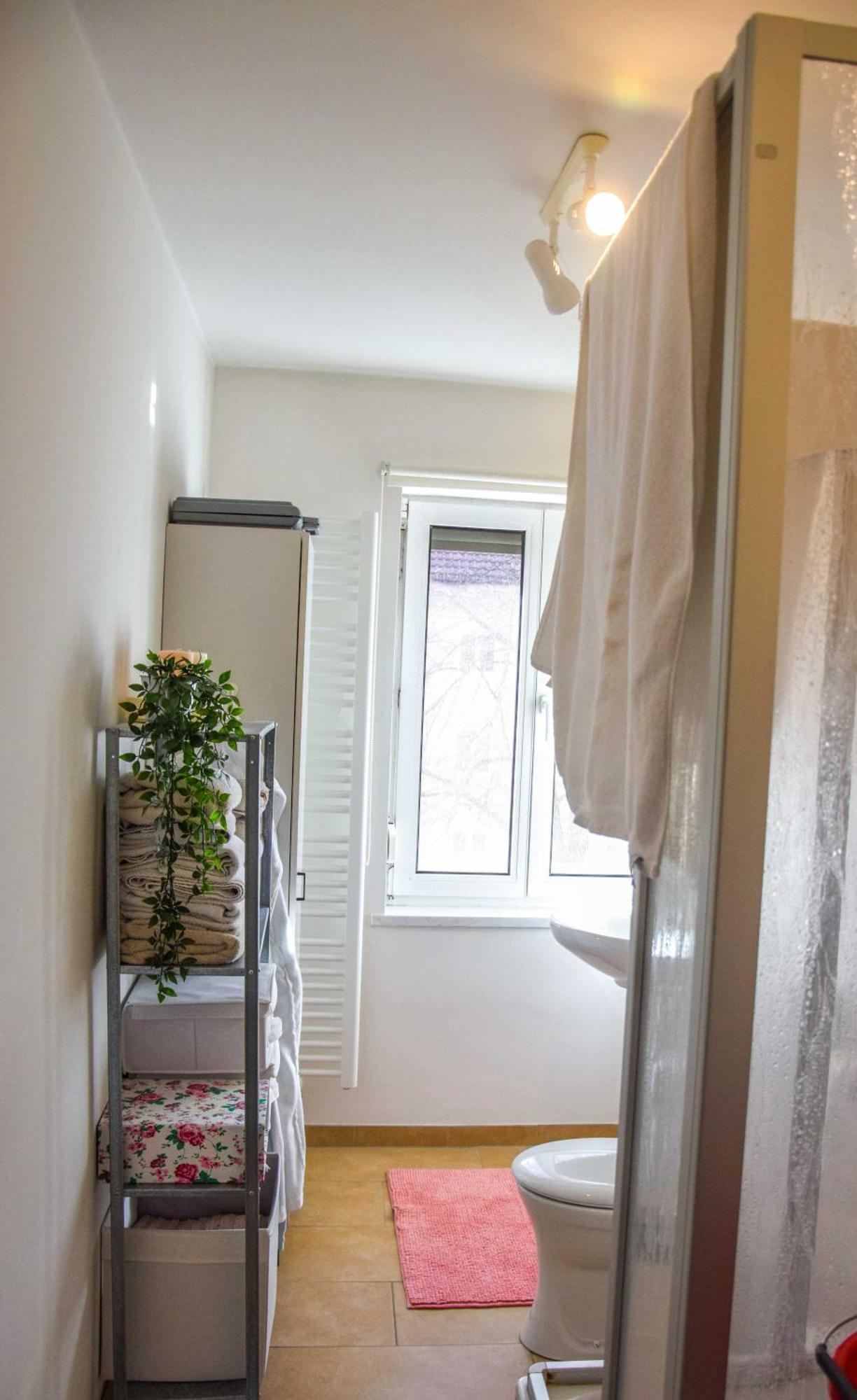 Apartment A - Garage, Stilvoll, Modern & Cozy Im Zentrum Von