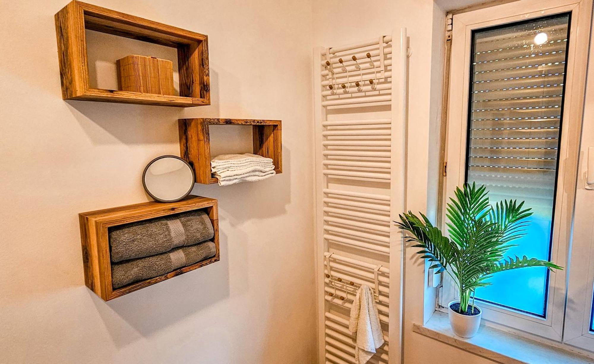 A - Garage, Stilvoll, Modern & Cozy Im Zentrum Von