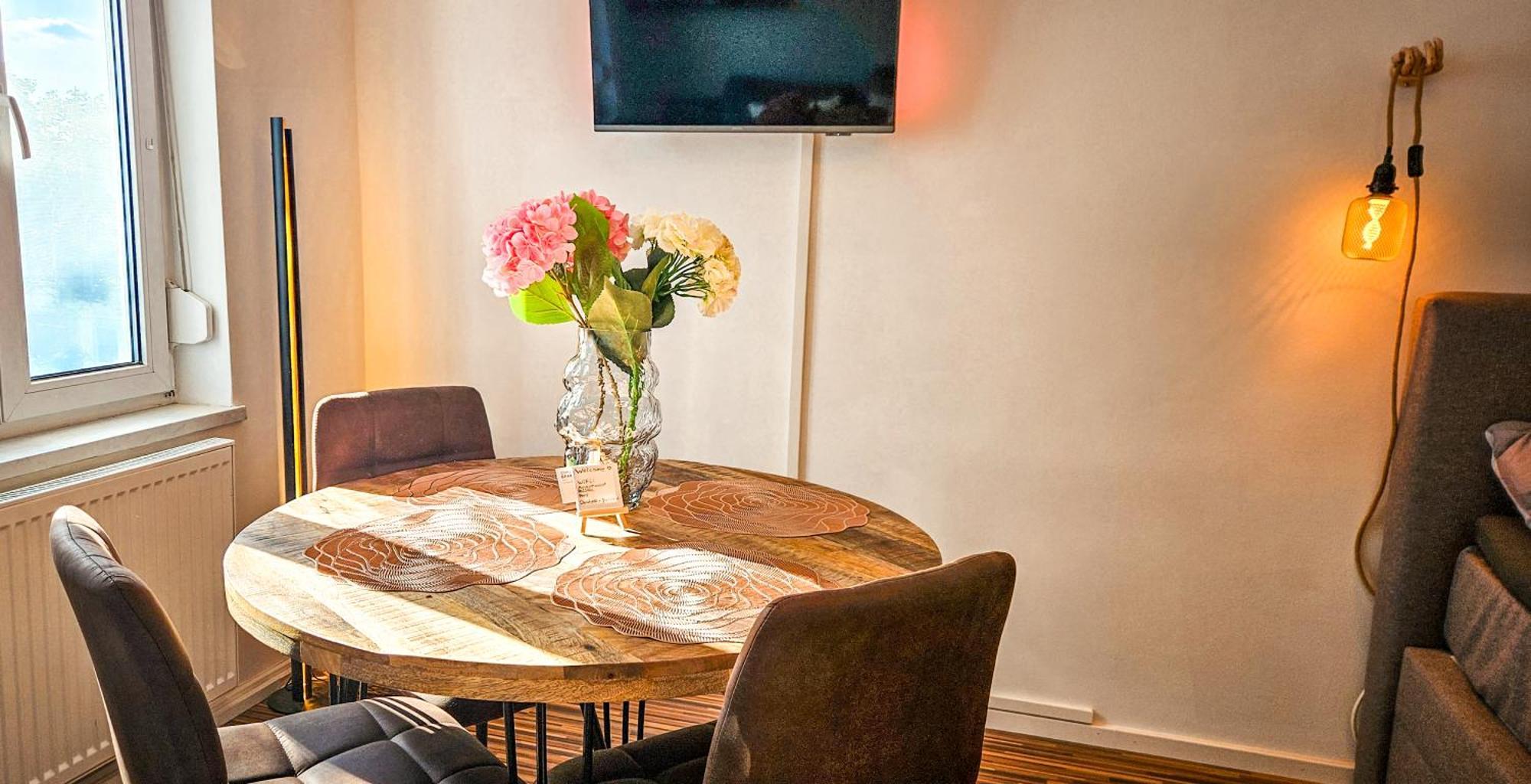 Apartment A - Garage, Stilvoll, Modern & Cozy Im Zentrum Von