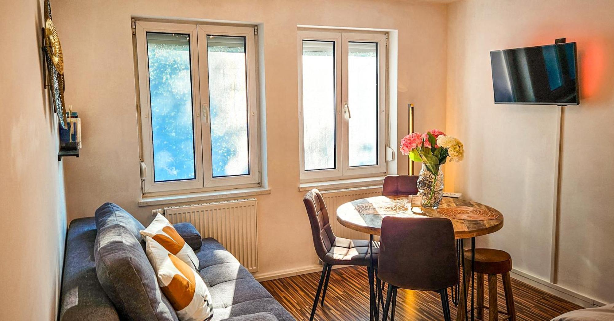 Apartment A - Garage, Stilvoll, Modern & Cozy Im Zentrum Von *